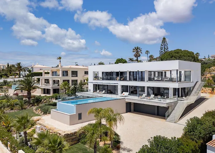 Vanguard By Destination Algarve
