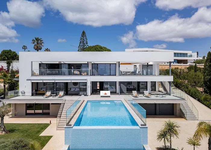 Vanguard By Destination Algarve